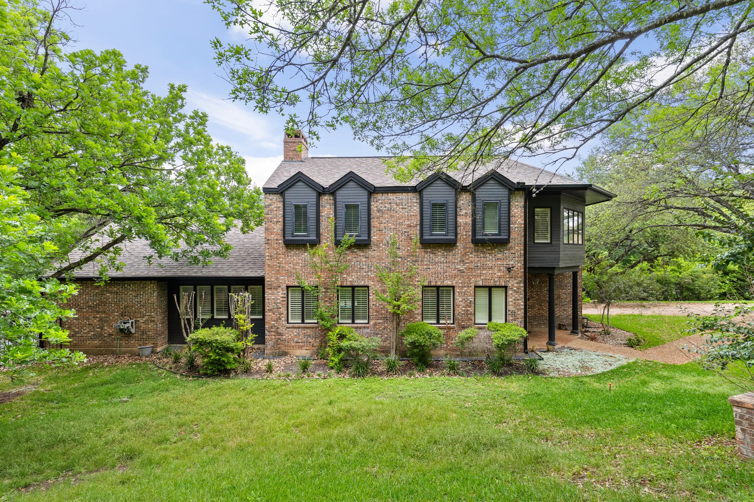 Austin Private Resort 004 100EYz8o33XIpT3pLDKy6PfFLAQ3bK o 4 print 4812 Mantle Dr 4