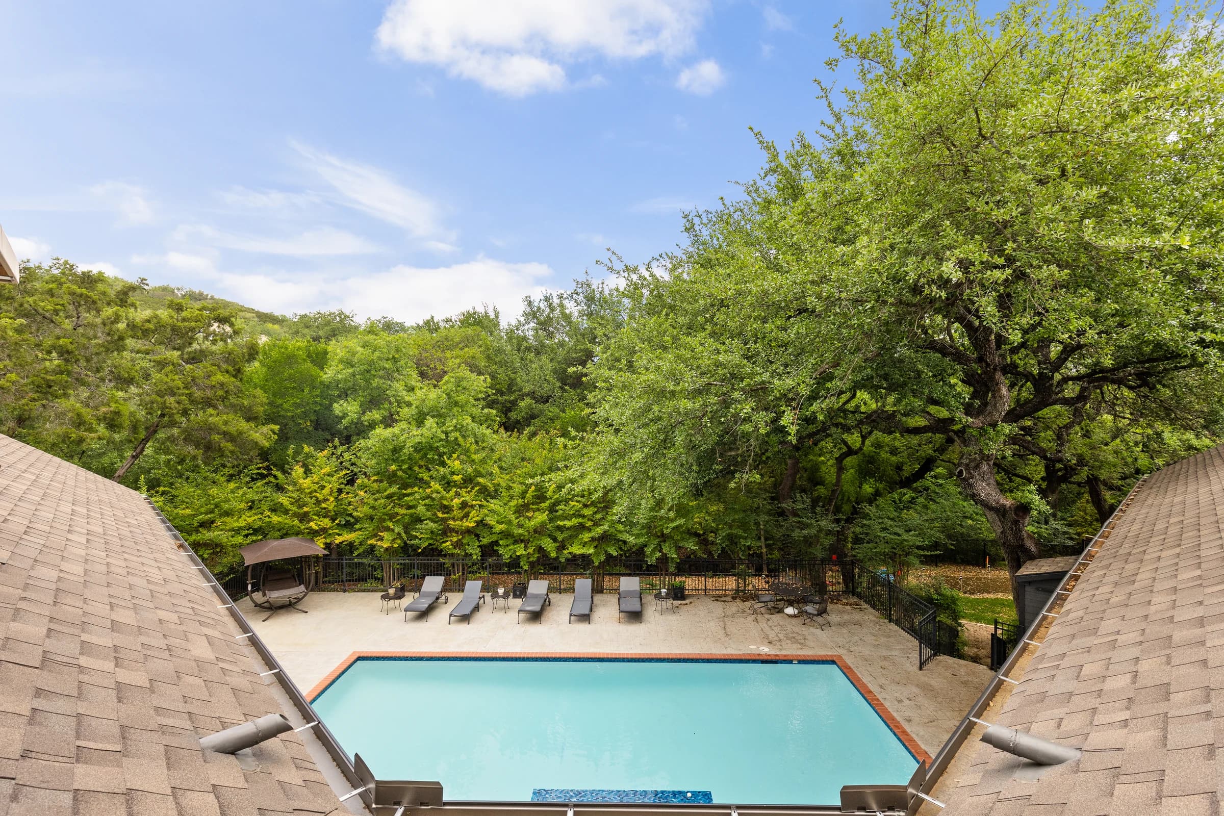 Austin Private Resort 062 12FNnRagLnqymQTR sFgbTFB2Jw7xex i 62 print 4812 Mantle Dr 62