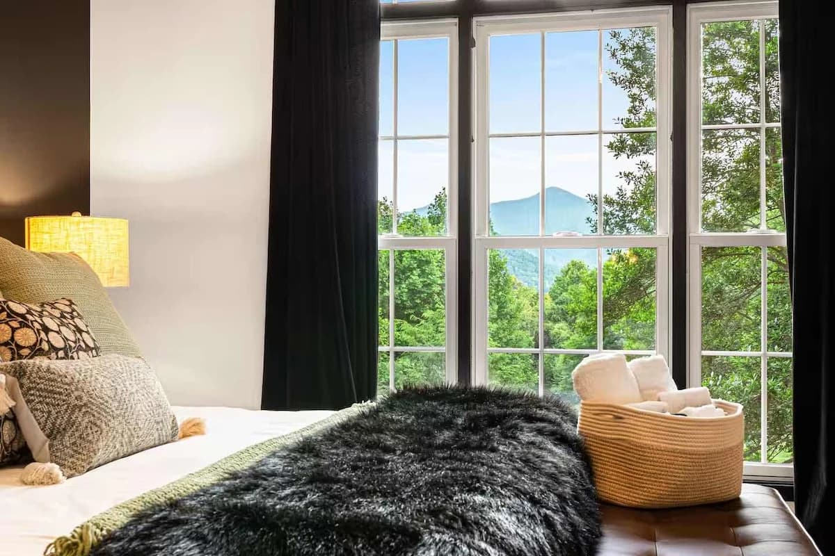 The Range 030 airbnb 2381104745