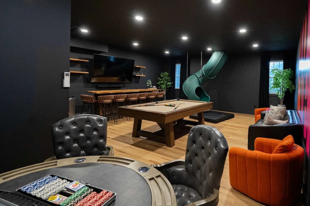 The Range 056 airbnb 2381103743
